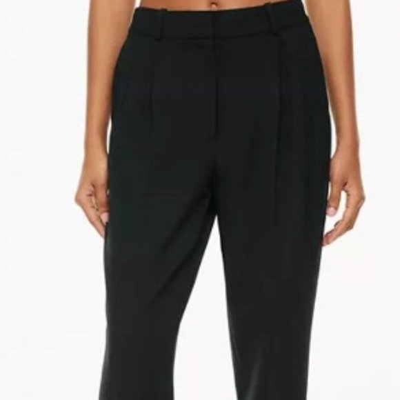 Babaton Vogue Pant Softly structured, relaxed pleated mid-rise pants - Picture 1 of 2